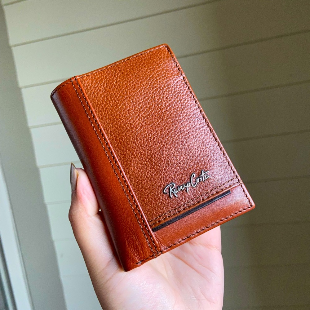 Renzo Costa Peruvian genuine leather wallet (handmade details)